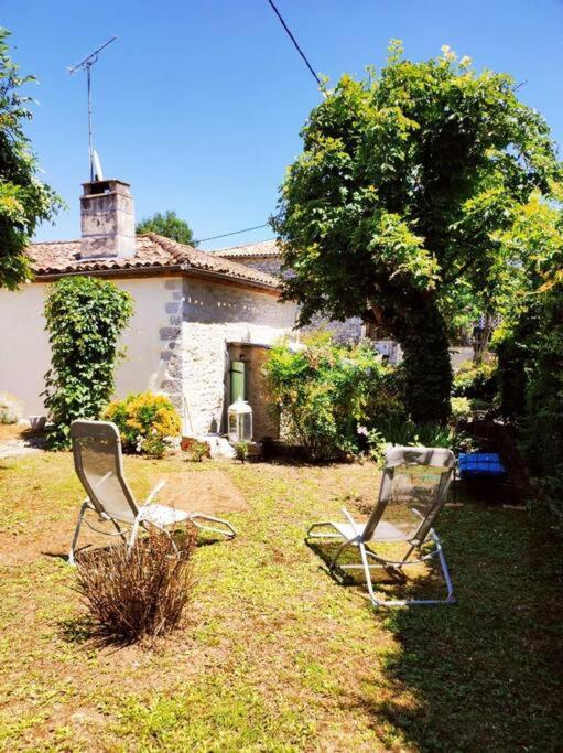 Gite La Petite Longere Septfonds Exterior photo